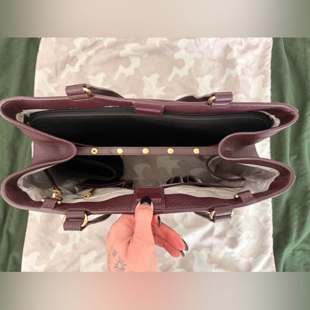Dagne Dover Burgundy Pebbled Leather Tote with Gold Hardware - Picture 3 of 9